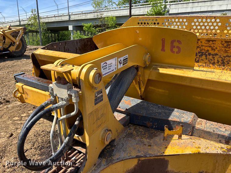 image for item DT0153 John Deere 1812C scraper