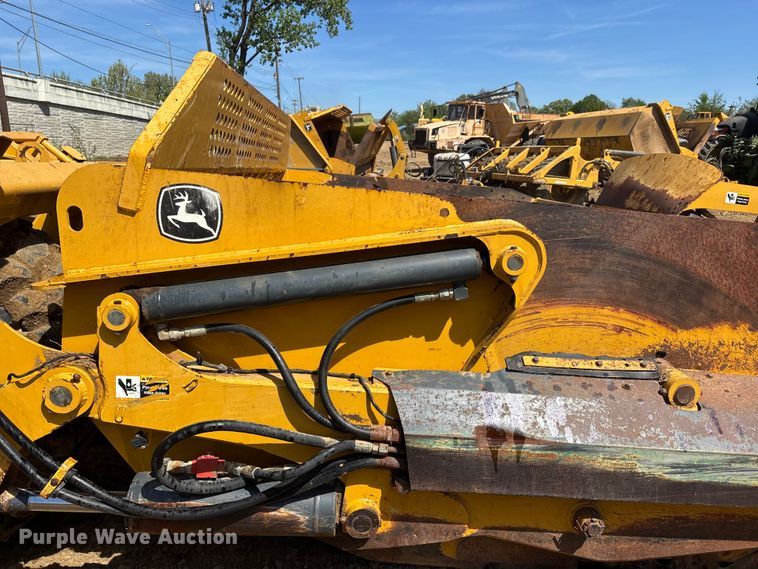 image for item DT0153 John Deere 1812C scraper