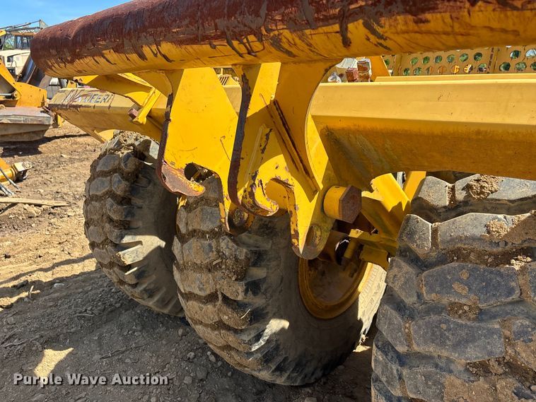 image for item DT0153 John Deere 1812C scraper