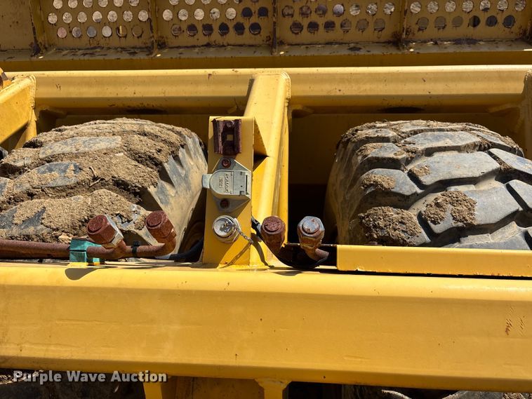 image for item DT0153 John Deere 1812C scraper