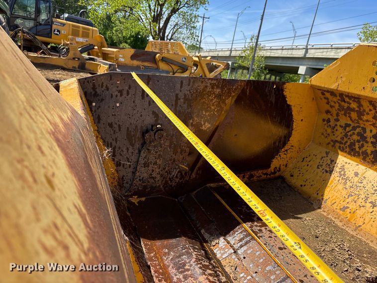 image for item DT0153 John Deere 1812C scraper