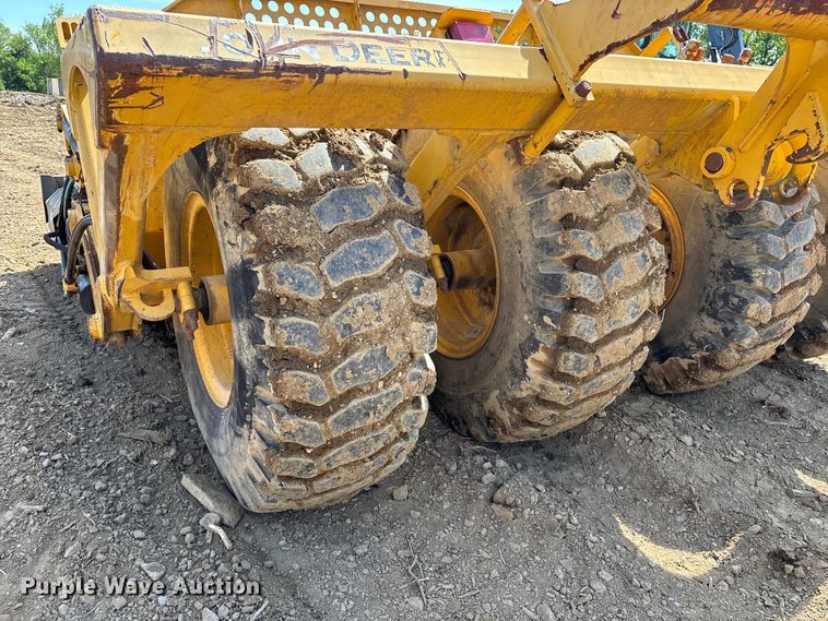 image for item DT0153 John Deere 1812C scraper