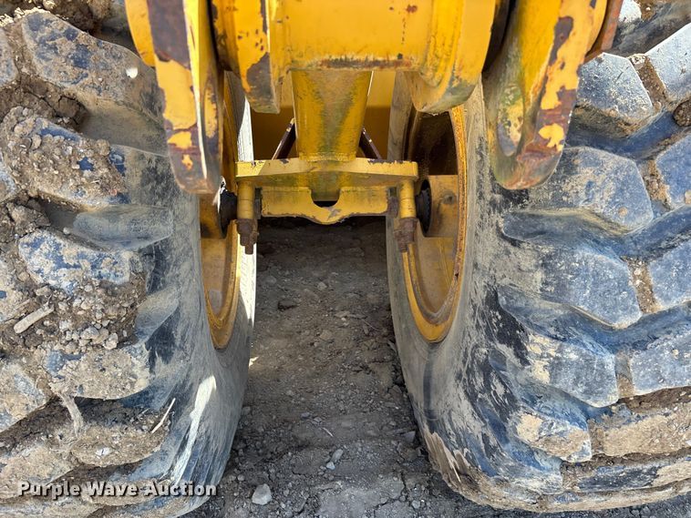 image for item DT0153 John Deere 1812C scraper