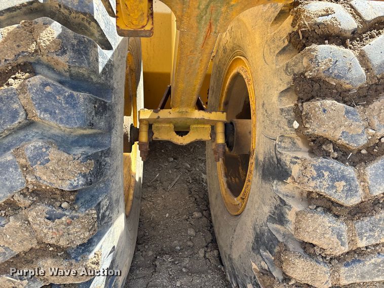 image for item DT0153 John Deere 1812C scraper