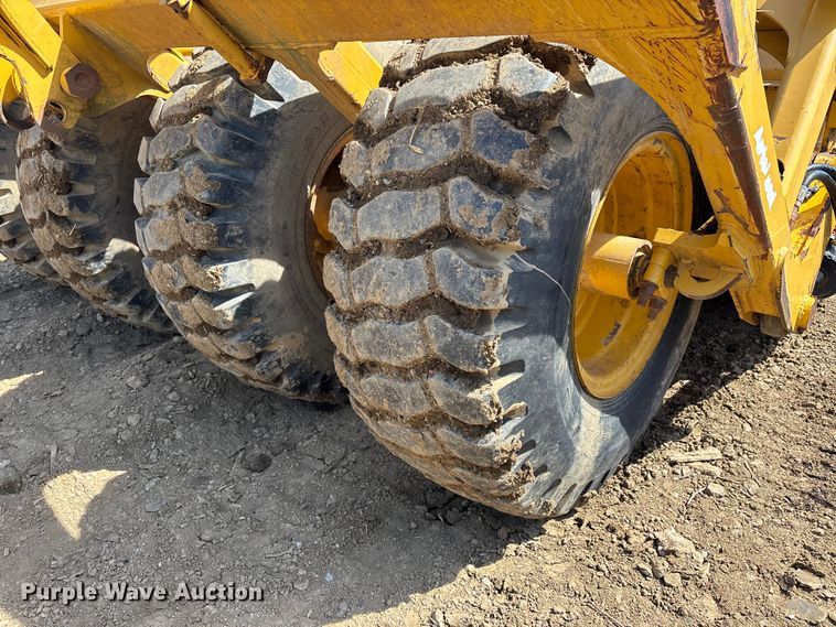 image for item DT0153 John Deere 1812C scraper