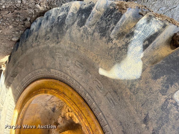 image for item DT0153 John Deere 1812C scraper