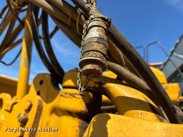 image for item DT0154 John Deere 1812C scraper