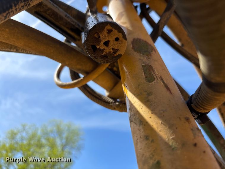 image for item DT0154 John Deere 1812C scraper