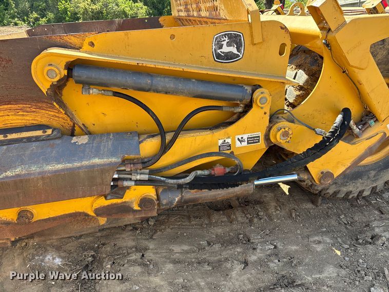 image for item DT0154 John Deere 1812C scraper