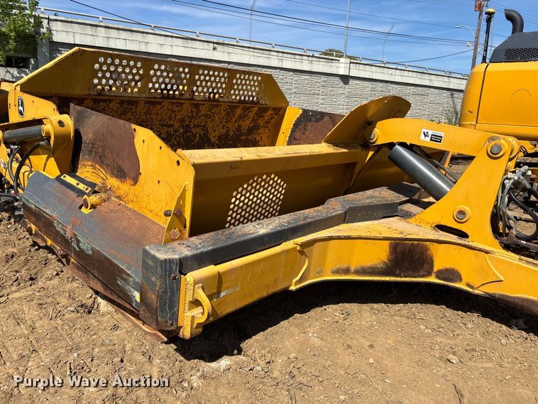 image for item DT0154 John Deere 1812C scraper