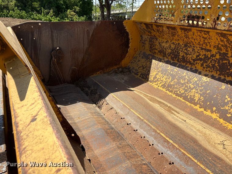 image for item DT0154 John Deere 1812C scraper