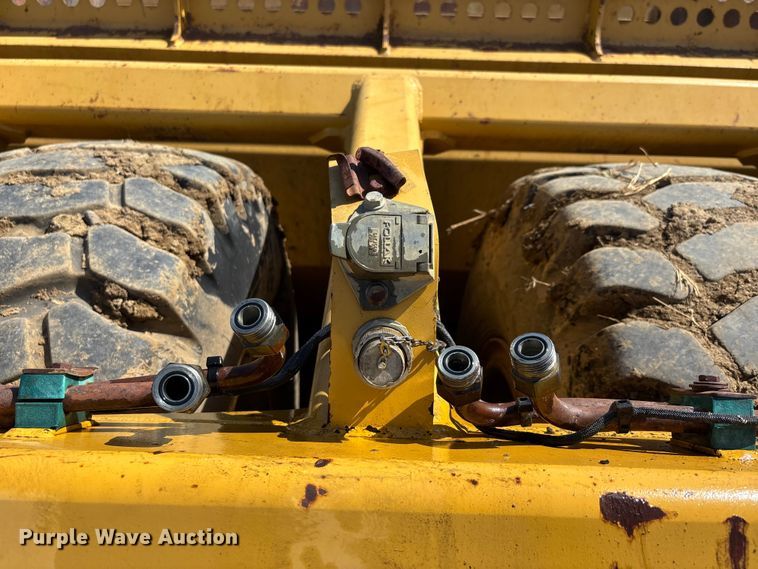 image for item DT0154 John Deere 1812C scraper