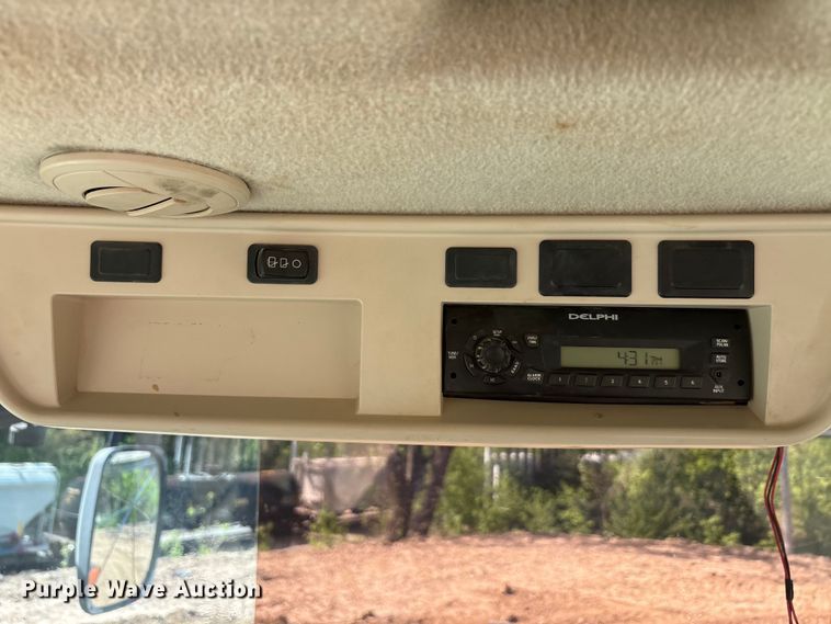 image for item DT0155 2012 John Deere 9510R 4WD tractor