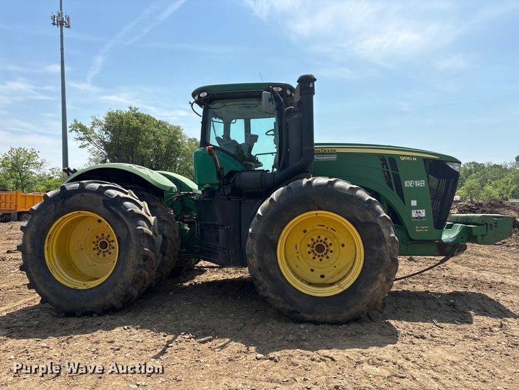 image for item DT0156 2014 John Deere 9510R Scraper Special  4WD tractor
