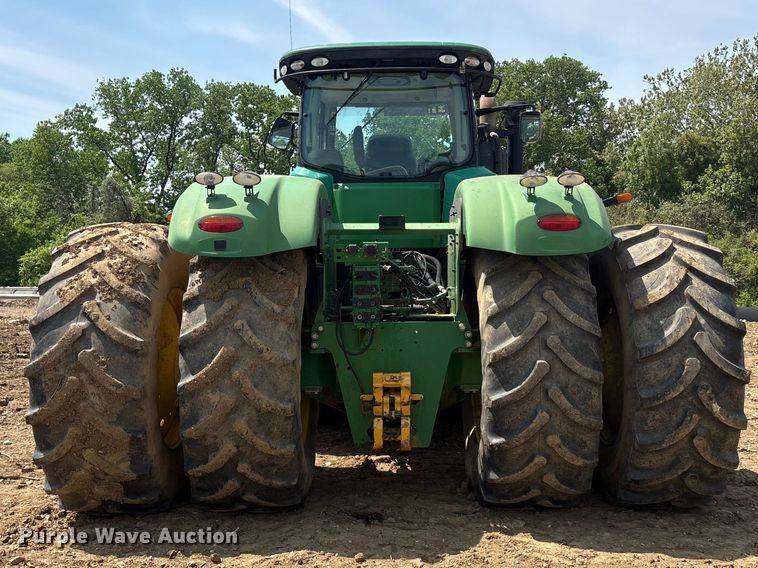image for item DT0156 2014 John Deere 9510R Scraper Special  4WD tractor