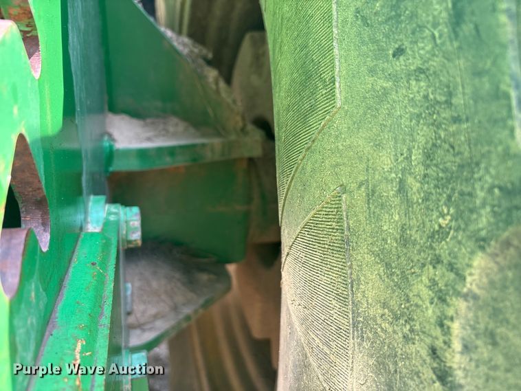 image for item DT0156 2014 John Deere 9510R Scraper Special  4WD tractor