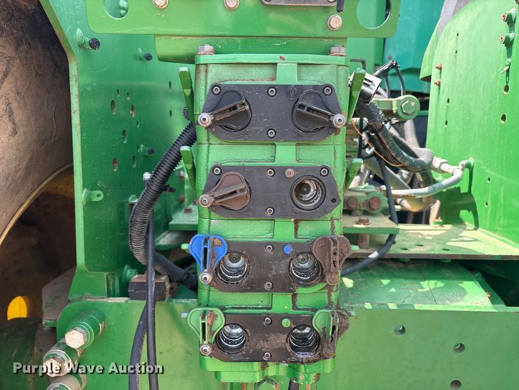 image for item DT0156 2014 John Deere 9510R Scraper Special  4WD tractor