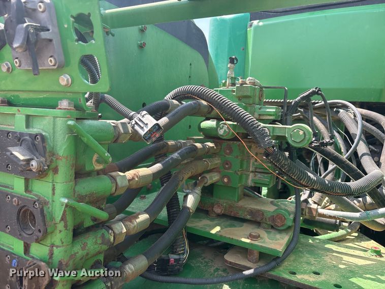 image for item DT0156 2014 John Deere 9510R Scraper Special  4WD tractor