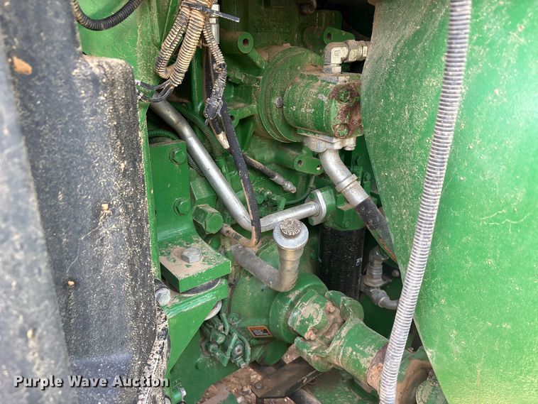 image for item DT0156 2014 John Deere 9510R Scraper Special  4WD tractor