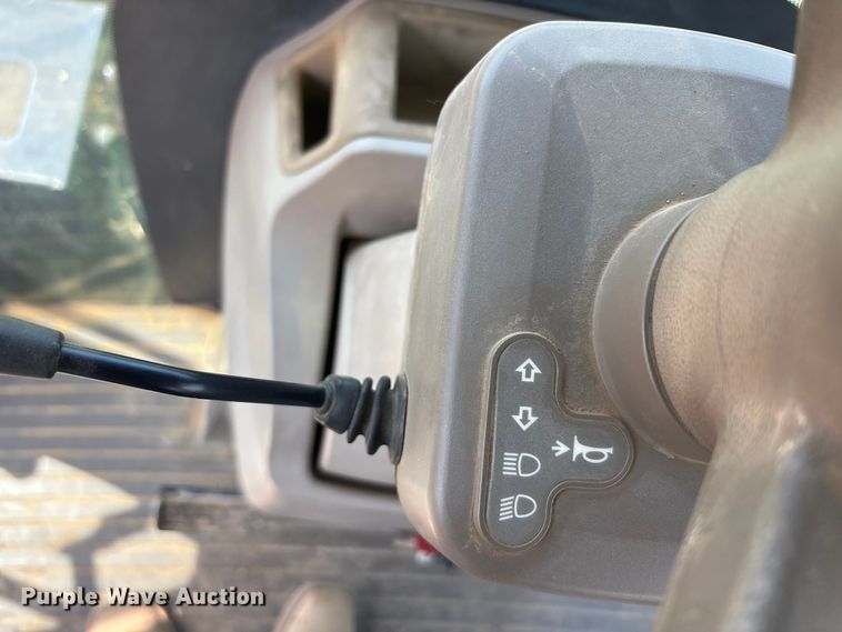 image for item DT0156 2014 John Deere 9510R Scraper Special  4WD tractor