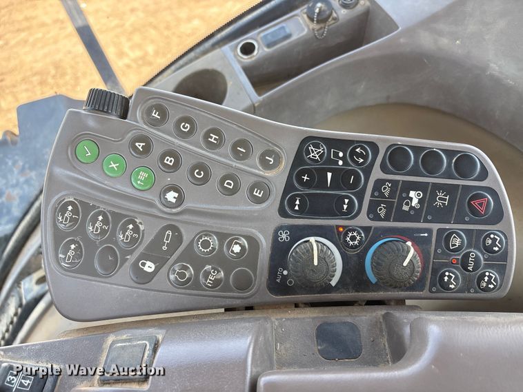 image for item DT0156 2014 John Deere 9510R Scraper Special  4WD tractor
