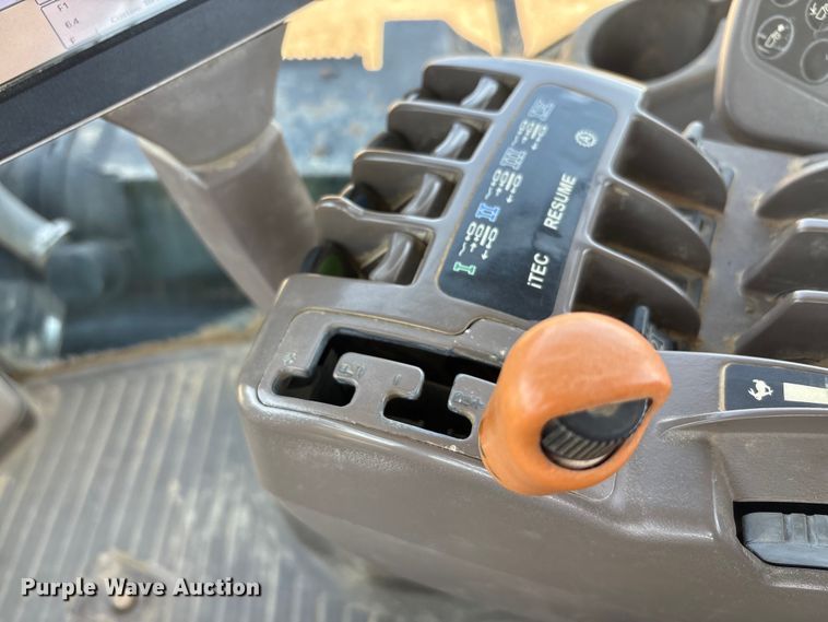image for item DT0156 2014 John Deere 9510R Scraper Special  4WD tractor