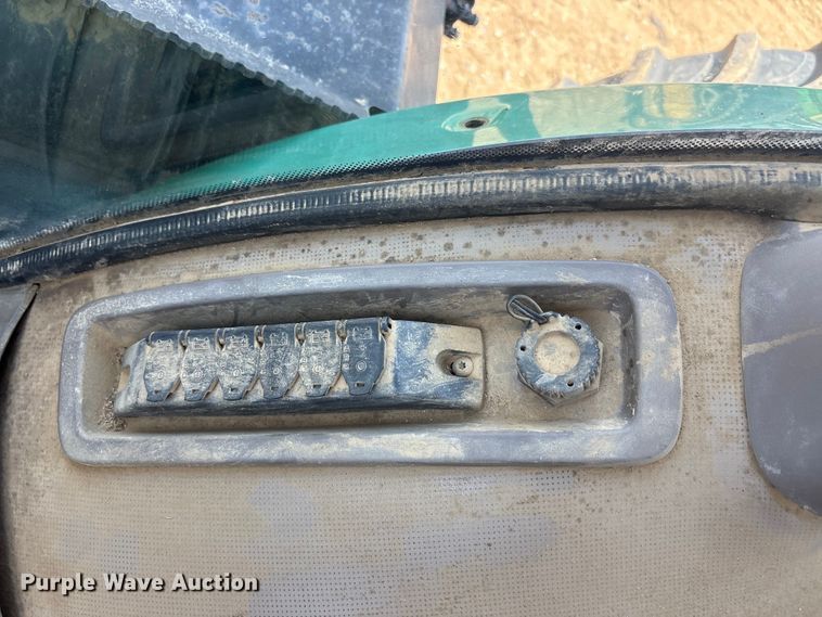 image for item DT0156 2014 John Deere 9510R Scraper Special  4WD tractor