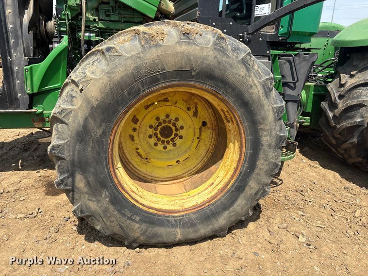 image for item DT0156 2014 John Deere 9510R Scraper Special  4WD tractor