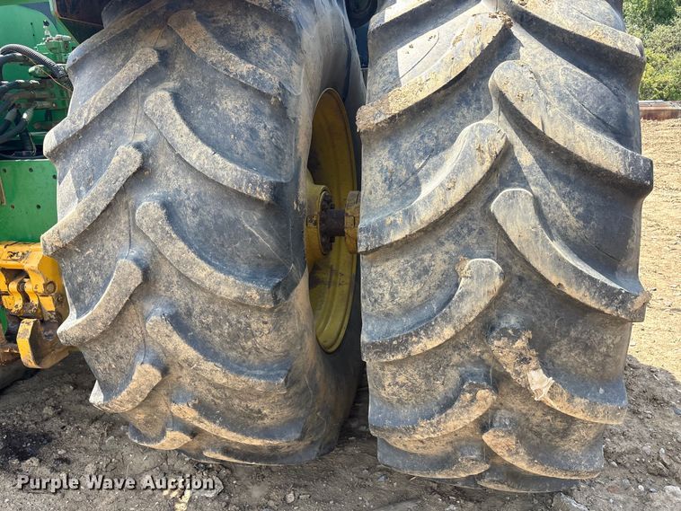 image for item DT0156 2014 John Deere 9510R Scraper Special  4WD tractor
