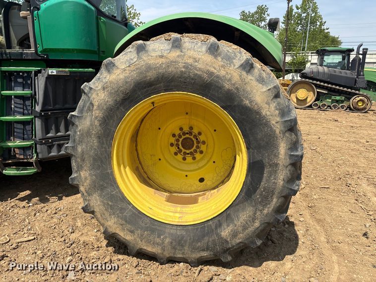 image for item DT0156 2014 John Deere 9510R Scraper Special  4WD tractor