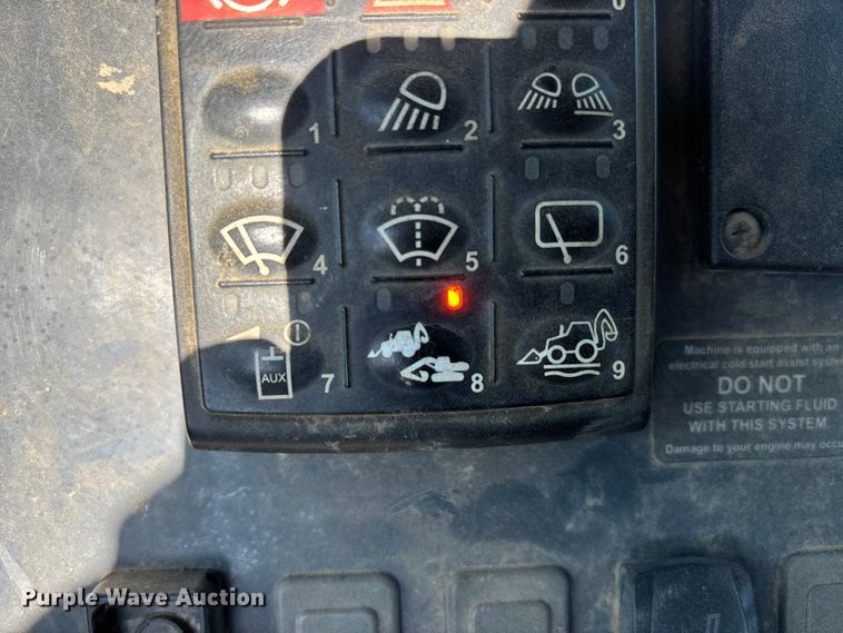 image for item DT0165 2013 John Deere 310SK backhoe