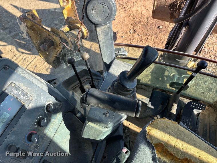 image for item DT0165 2013 John Deere 310SK backhoe