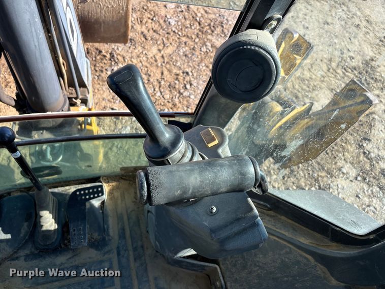 image for item DT0165 2013 John Deere 310SK backhoe