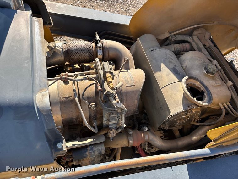 image for item DT0165 2013 John Deere 310SK backhoe