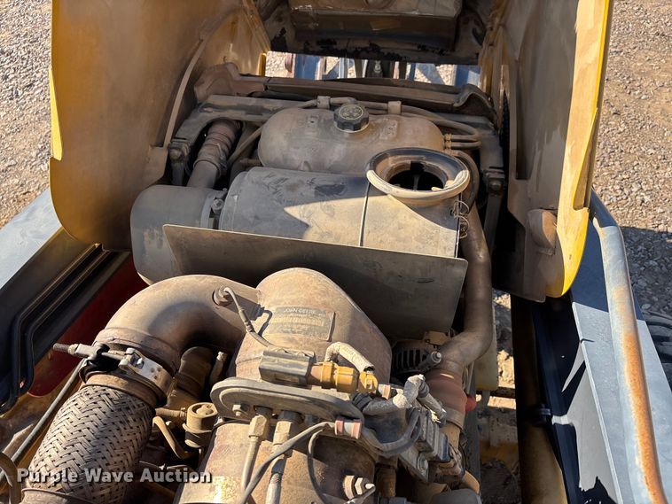 image for item DT0165 2013 John Deere 310SK backhoe