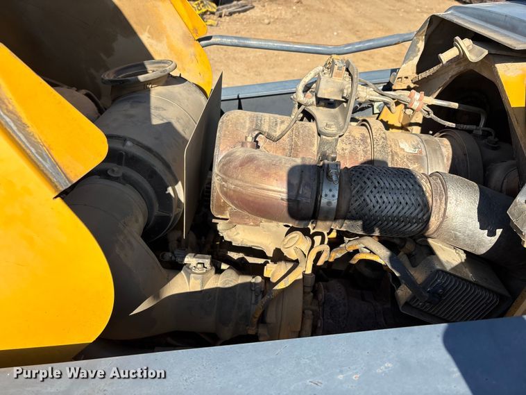 image for item DT0165 2013 John Deere 310SK backhoe