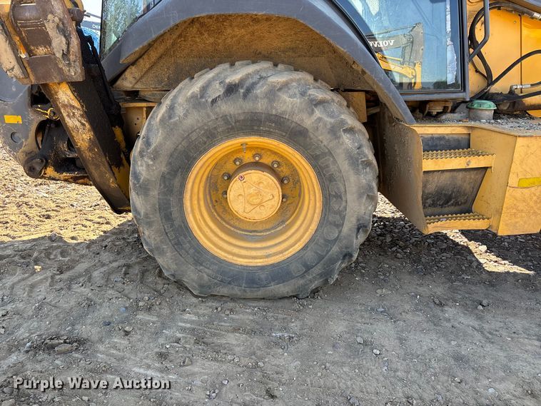 image for item DT0165 2013 John Deere 310SK backhoe