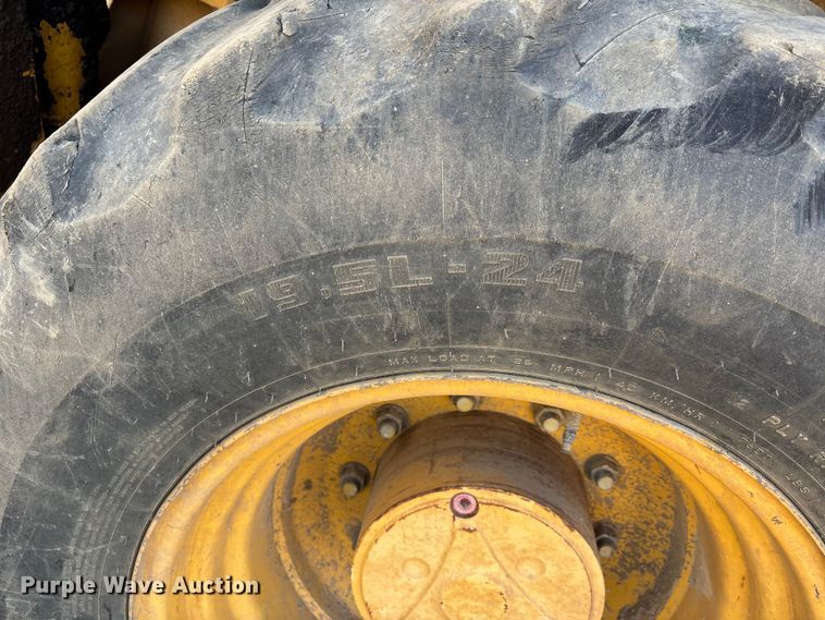 image for item DT0165 2013 John Deere 310SK backhoe