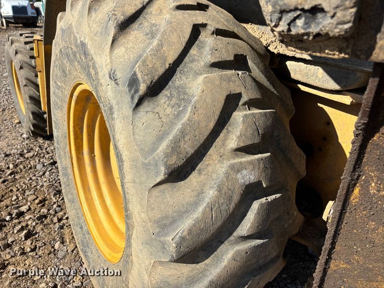 image for item DT0165 2013 John Deere 310SK backhoe