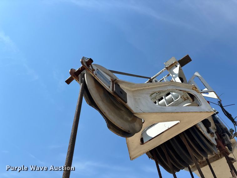 image for item DT0167 2006 Spandeck 14010 crane