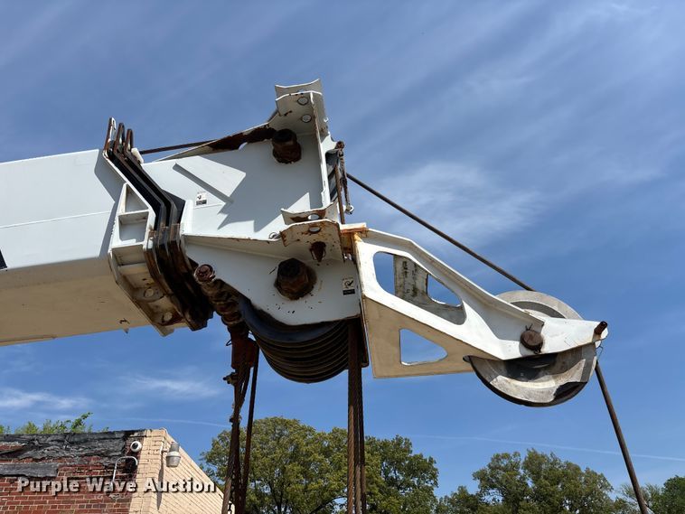 image for item DT0167 2006 Spandeck 14010 crane