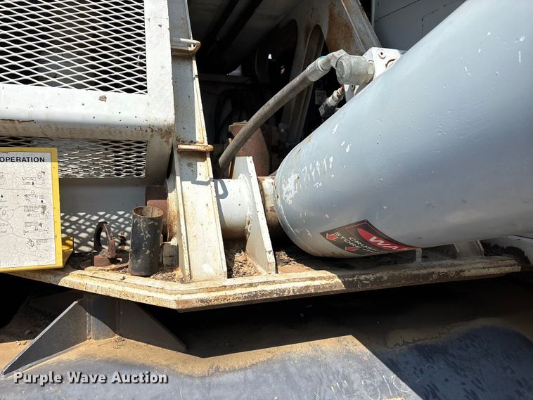 image for item DT0167 2006 Spandeck 14010 crane