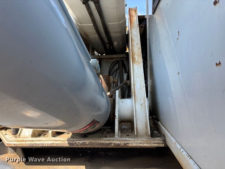 image for item DT0167 2006 Spandeck 14010 crane