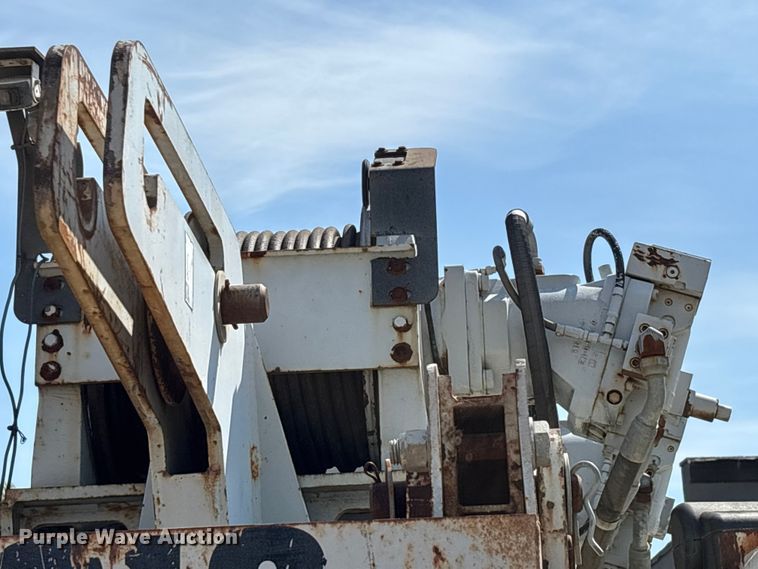 image for item DT0167 2006 Spandeck 14010 crane