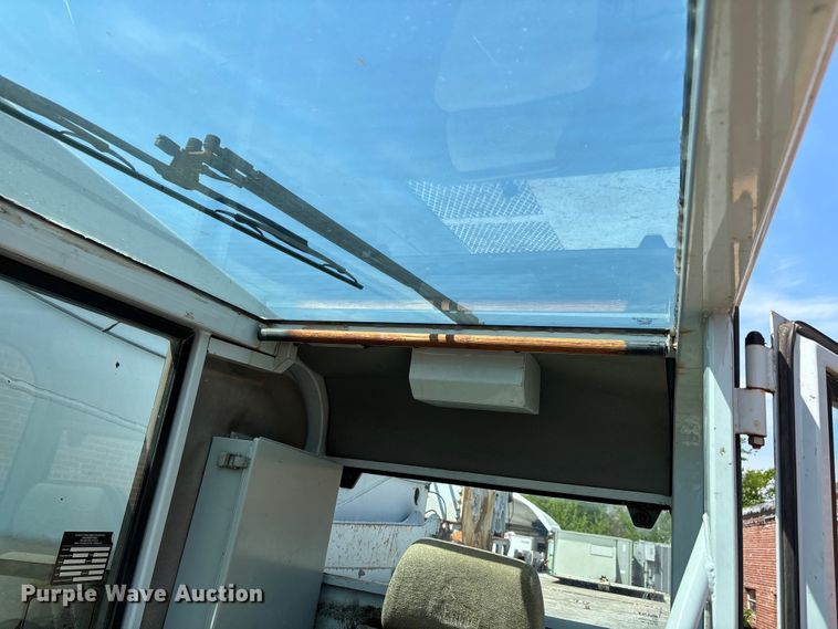 image for item DT0167 2006 Spandeck 14010 crane