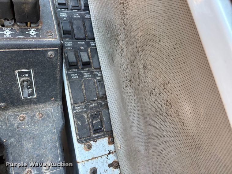 image for item DT0167 2006 Spandeck 14010 crane