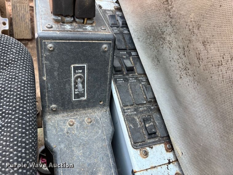 image for item DT0167 2006 Spandeck 14010 crane