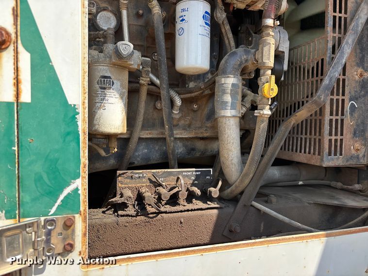 image for item DT0167 2006 Spandeck 14010 crane