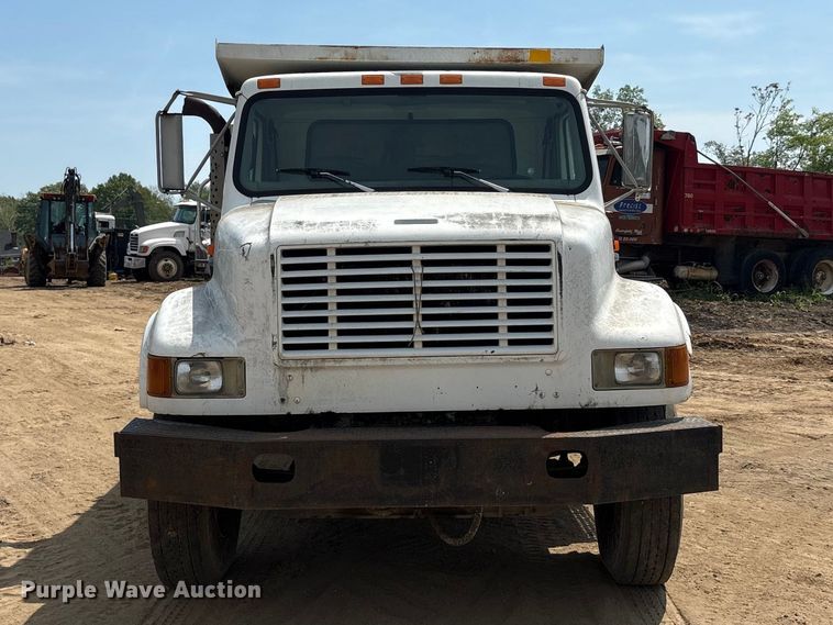 image for item DT0168 2000 International 4700 dump truck