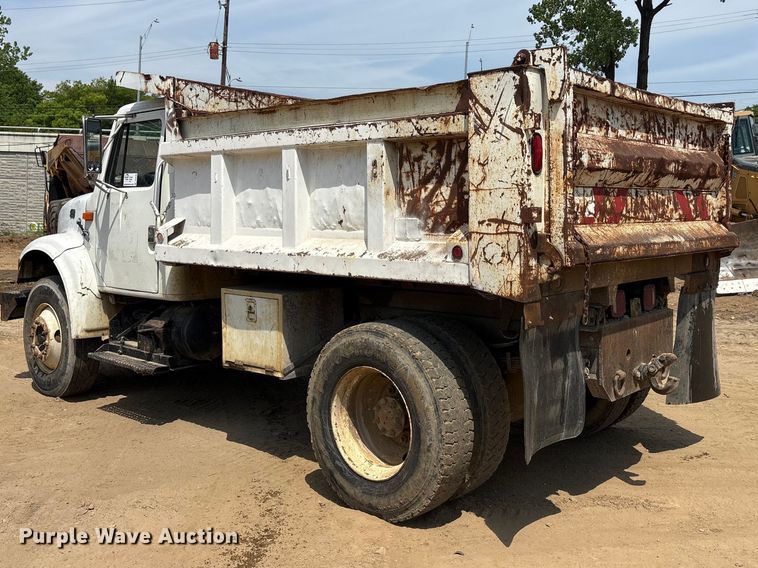 image for item DT0168 2000 International 4700 dump truck
